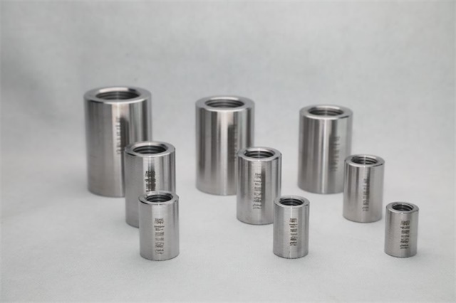 永胜直螺纹钢筋套筒大量批发